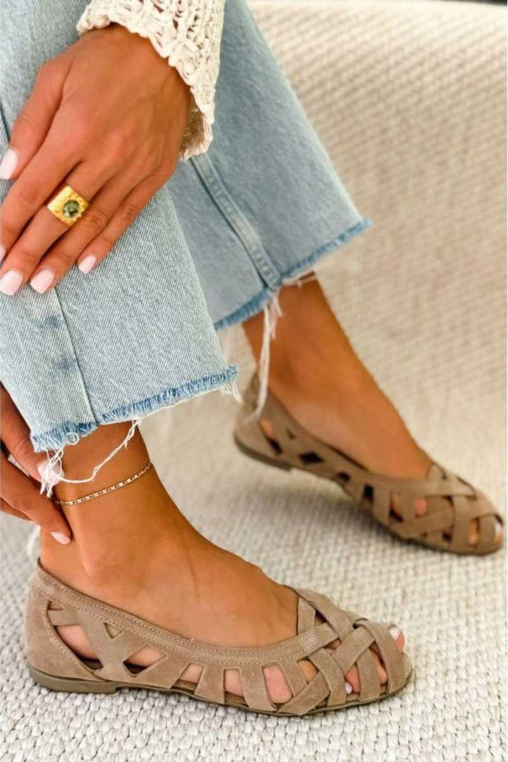 Kathy | Flat braided cut-out sandals