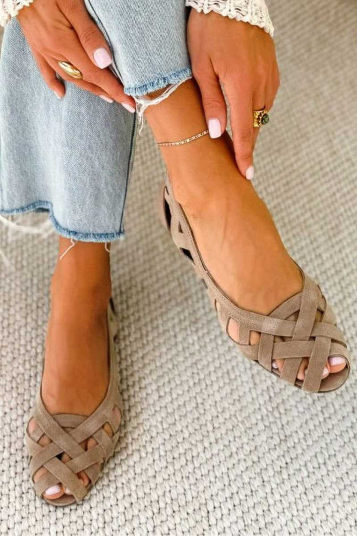 Kathy | Flat braided cut-out sandals