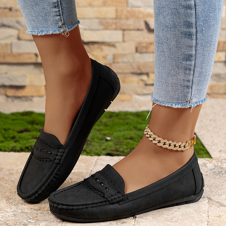 Leonie | Scalloped Suede Loafers